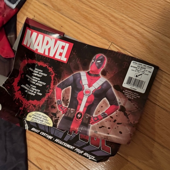 Marvel Deadpool Superhero Adult Halloween Costume - Picture 3 of 6